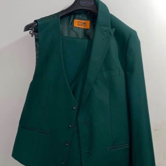 Green 3-piece suit - Picture 1 of 1